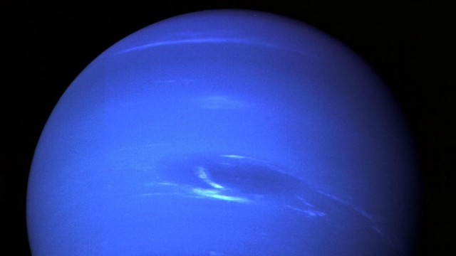 Луны Нептуна кружатся в диком танце, избегая друг друга - Вести.Наука