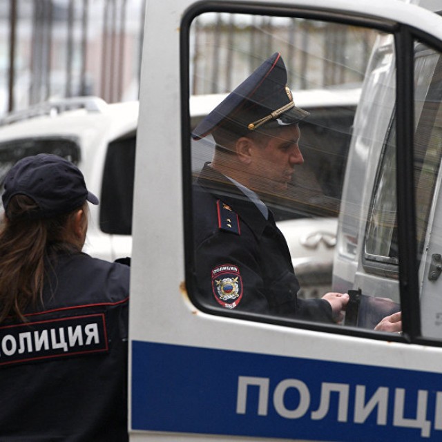 В Новосибирске с рейса сняли нетрезвую женщину
