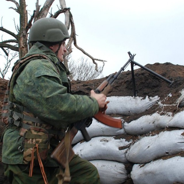 В Донбассе вступает в силу "новогоднее" перемирие