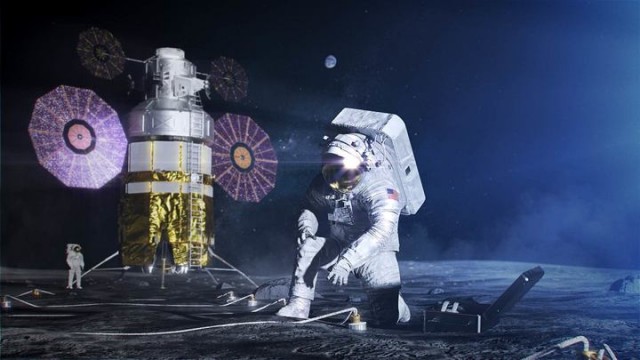 НАСА представило скафандры для новых лунных экспедиций - Вести.Наука