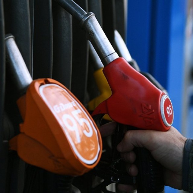 Рост цен на бензин: кто виноват и что делать