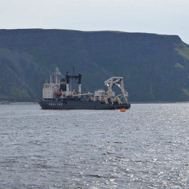 В Северном море грузовое судно с топливом село на мель из-за шторма