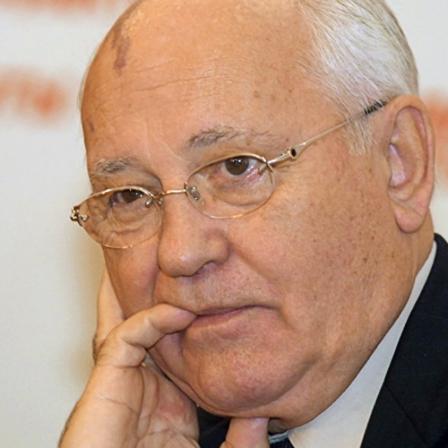 Горбачев назвал удар по Сирии тренировкой перед "настоящей стрельбой"