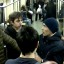 Дерзкие грабители на глазах у пассажиров метро выставили из вагона свою жертву
