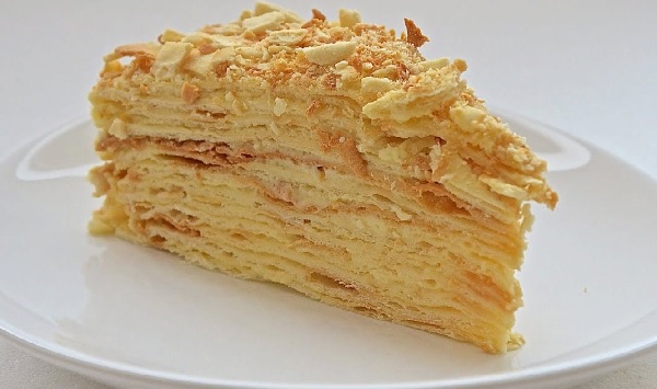 Торт «Наполеон» с заварным кремом на сковороде
