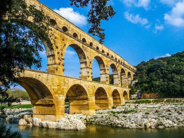 Акведуки - древний водопровод - достопримечательности городов
