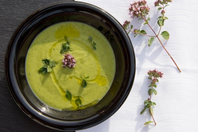 Диетический суп-пюре из кабачков и рецепт его приготовления