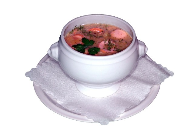 Гороховый суп со специями в глиняных горшочках