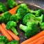 Полезная закуска из моркови, перепелиных яиц и капусты брокколи
