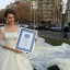 Самое длинное свадебное платье надела невеста из Румынии