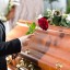Нужно организовать похоронную процессию с почестями?