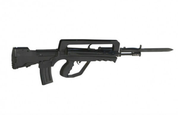 Штурмовая винтовка FAMAS G2. Стоит на вооружении Франции с 1977 года
